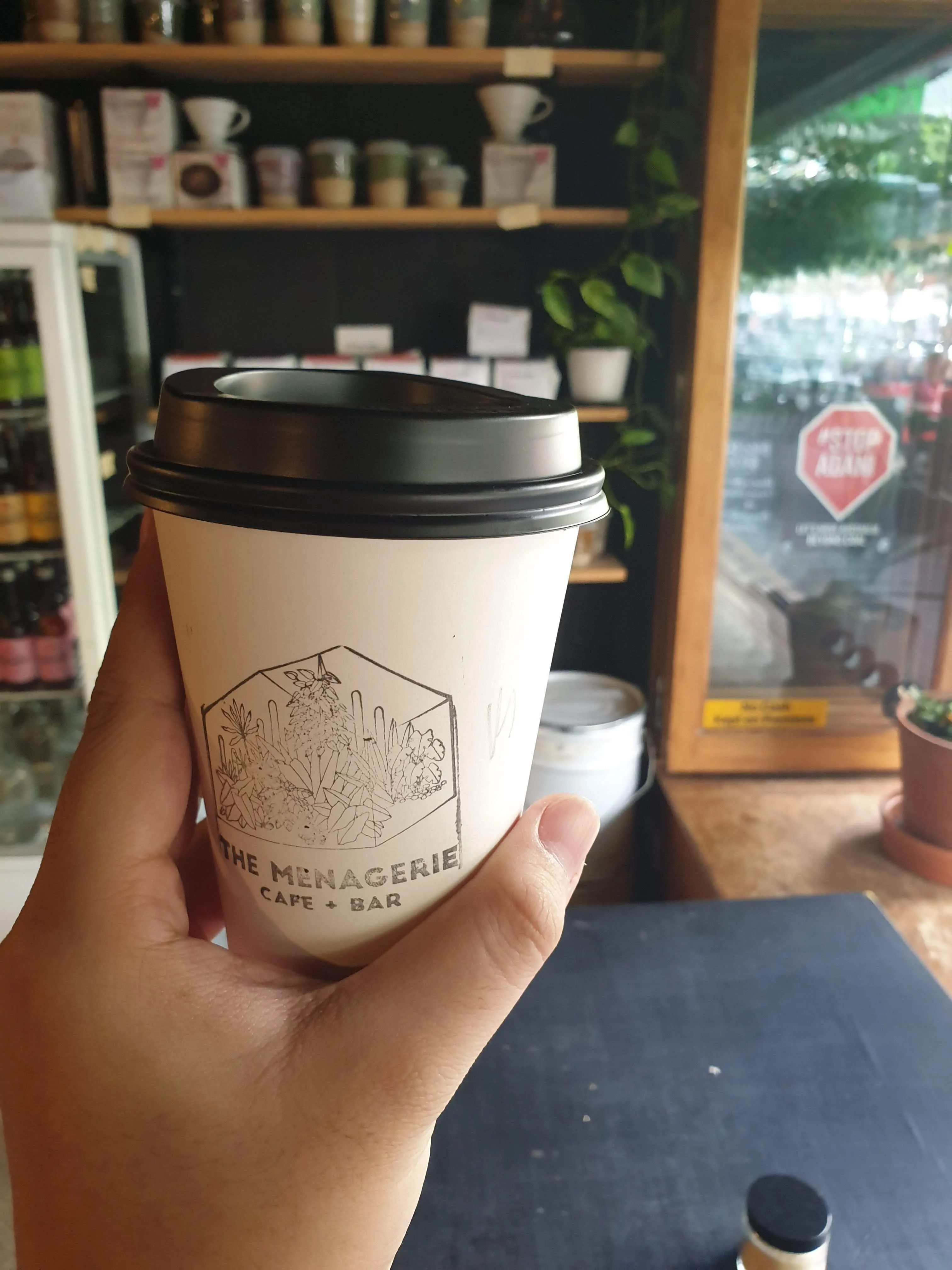 กาแฟ A$5.5 แต่อร่อยมาก กินบ่อยมากร้านนี้ 5555