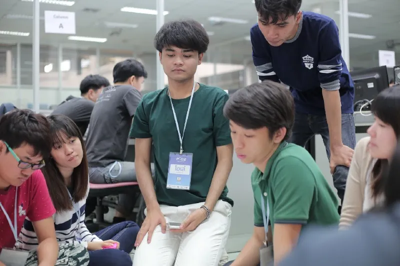 เพื่อนคิดงานกัน เราก็นั่งโค้ดต่อไป…